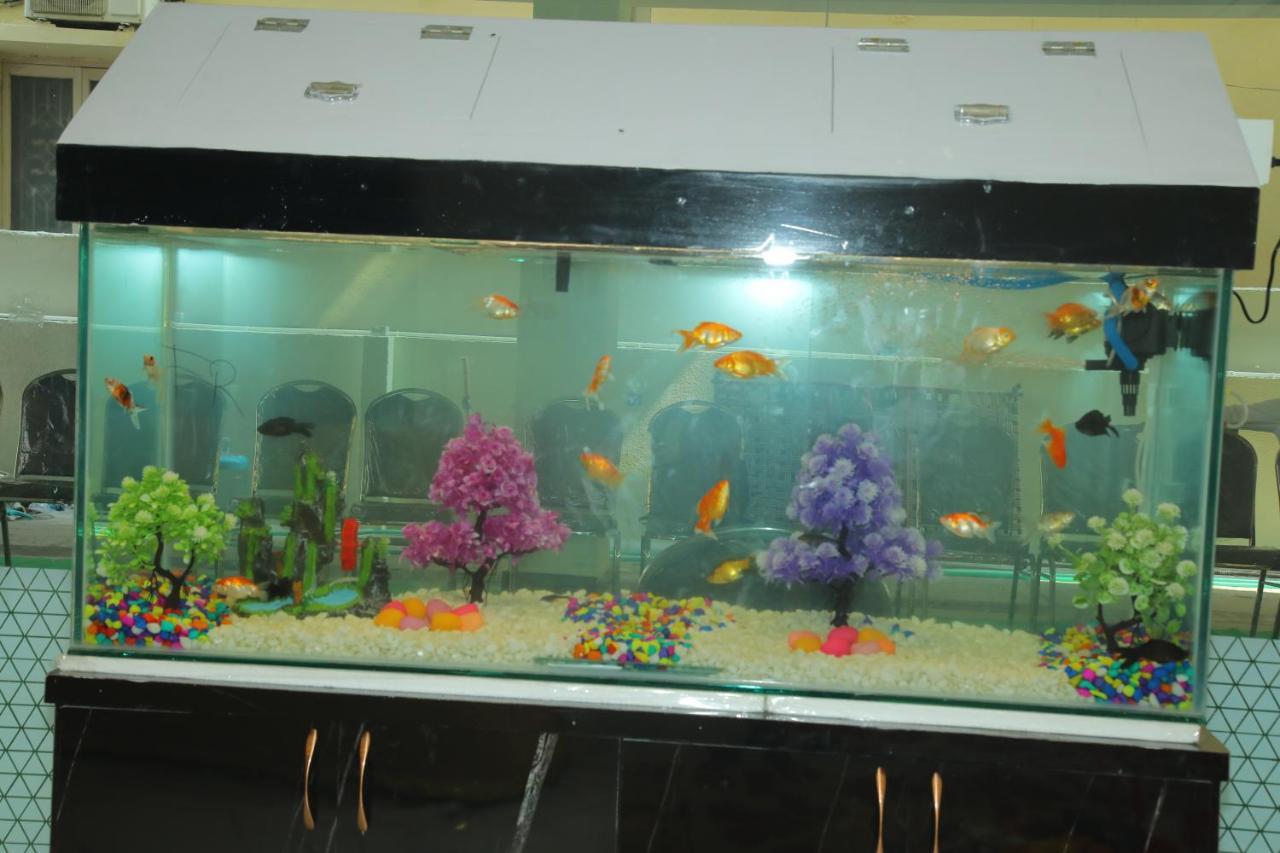 Hotel Radha Rani Residency Khammam Esterno foto