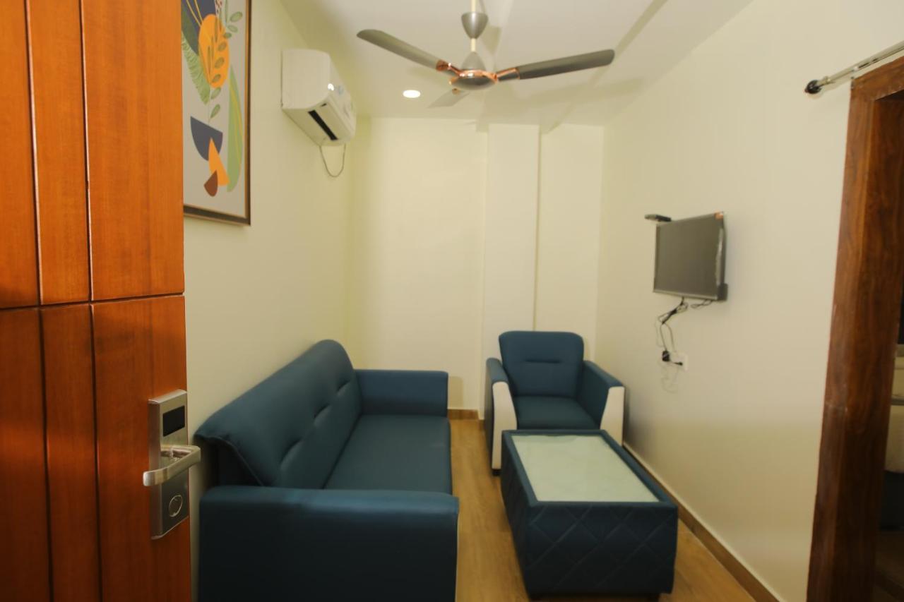 Hotel Radha Rani Residency Khammam Esterno foto
