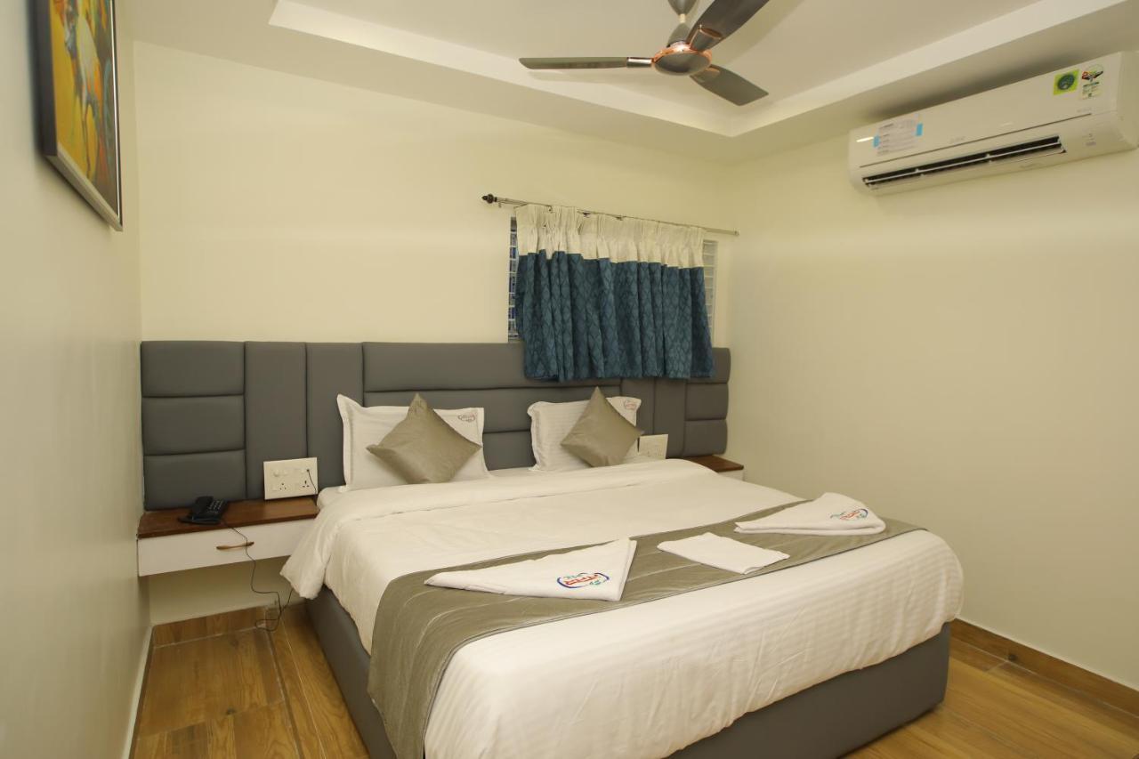 Hotel Radha Rani Residency Khammam Esterno foto